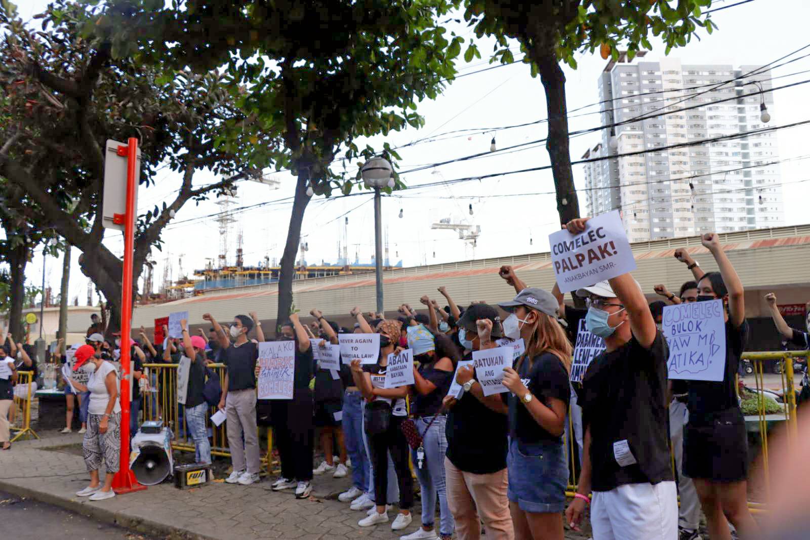 Calling the recently-concluded electoral exercise a "mockery of the democratic process," youths belonging to the Kabataan and other progressive groups held a brief protest at the Freedom Park in Davao City