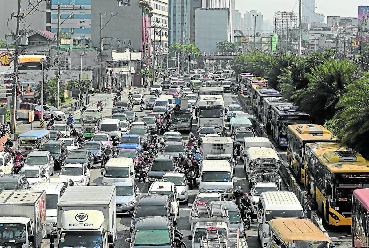 The implementation of the dry run of the odd-even coding scheme in the Epifanio delos Santos Avenue (Edsa) on June 16 will be postponed, according to Transport Secretary Vince Dizon on Sunday.