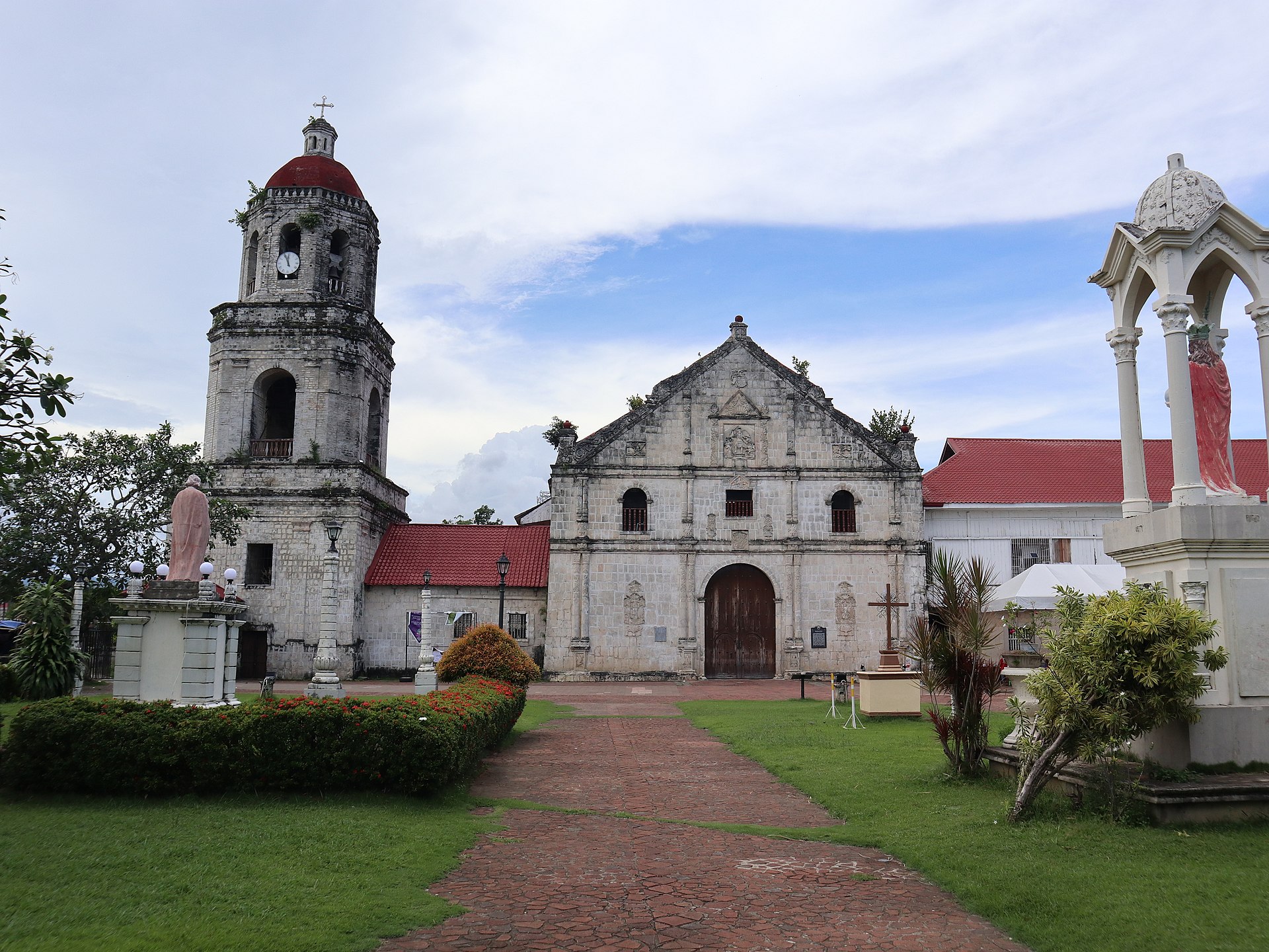 With the return of the Boljoon pulpit panels after about four decades, it turns out that another church in Cebu Province also lost its old pulpit panels many years ago.