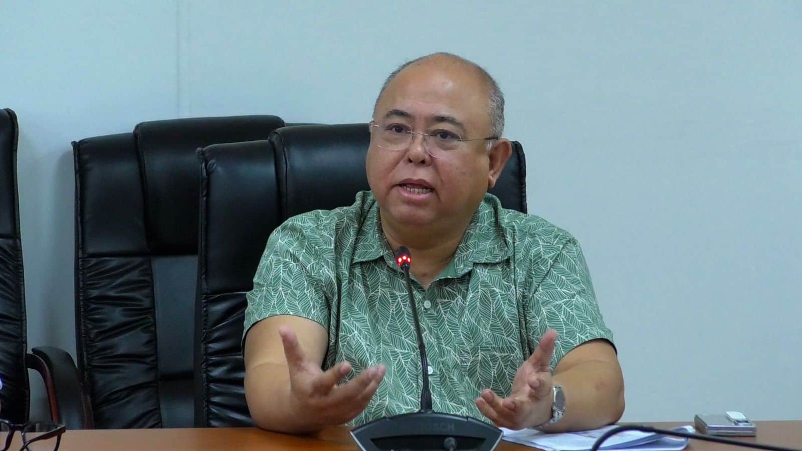 Land Transportation Office chief Vigor Mendoza II speaks to members of media during a joint press conference at the Department of Transportation office in San Juan City on Thursday, May 22, 2025. Photo by Arnel Tacson/ INQUIRER.net